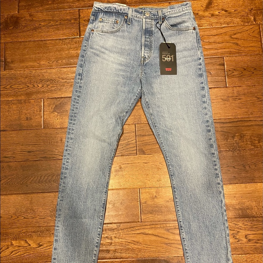 New Levi’s high-rise skinny jeans. Size 29 regular. Light wash true denim!